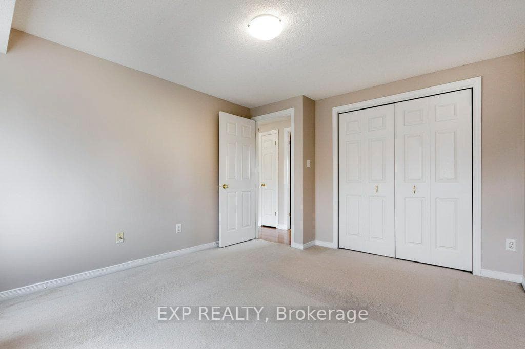 219 Baker Street photo 21