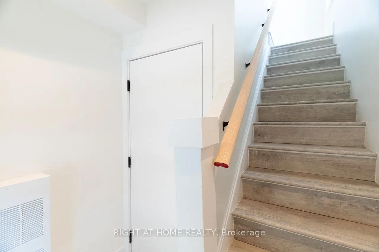 129 Kenilworth Avenue Unit Main photo 11