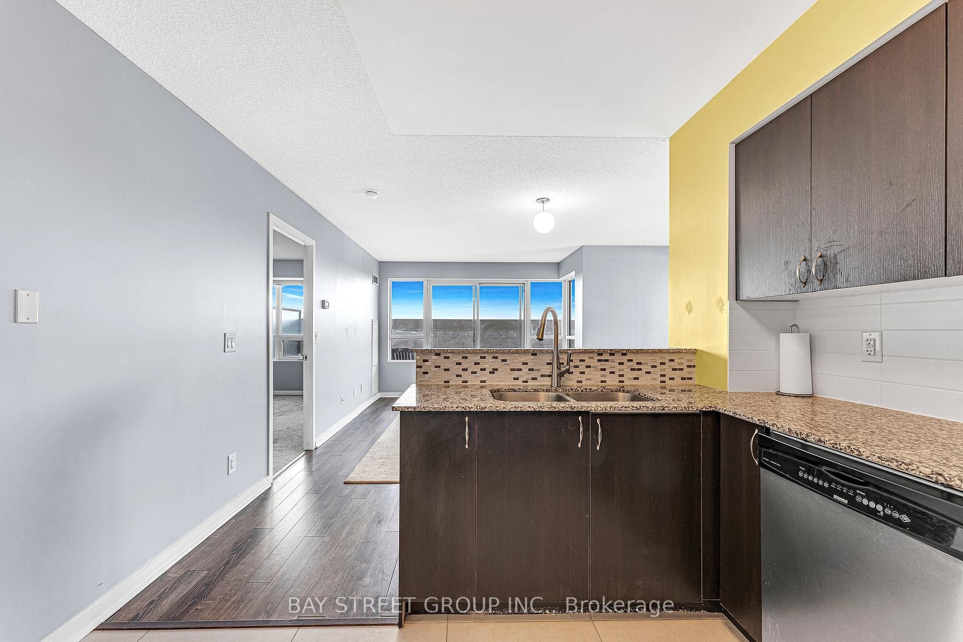1235 Bayly Street Unit 211 photo 6