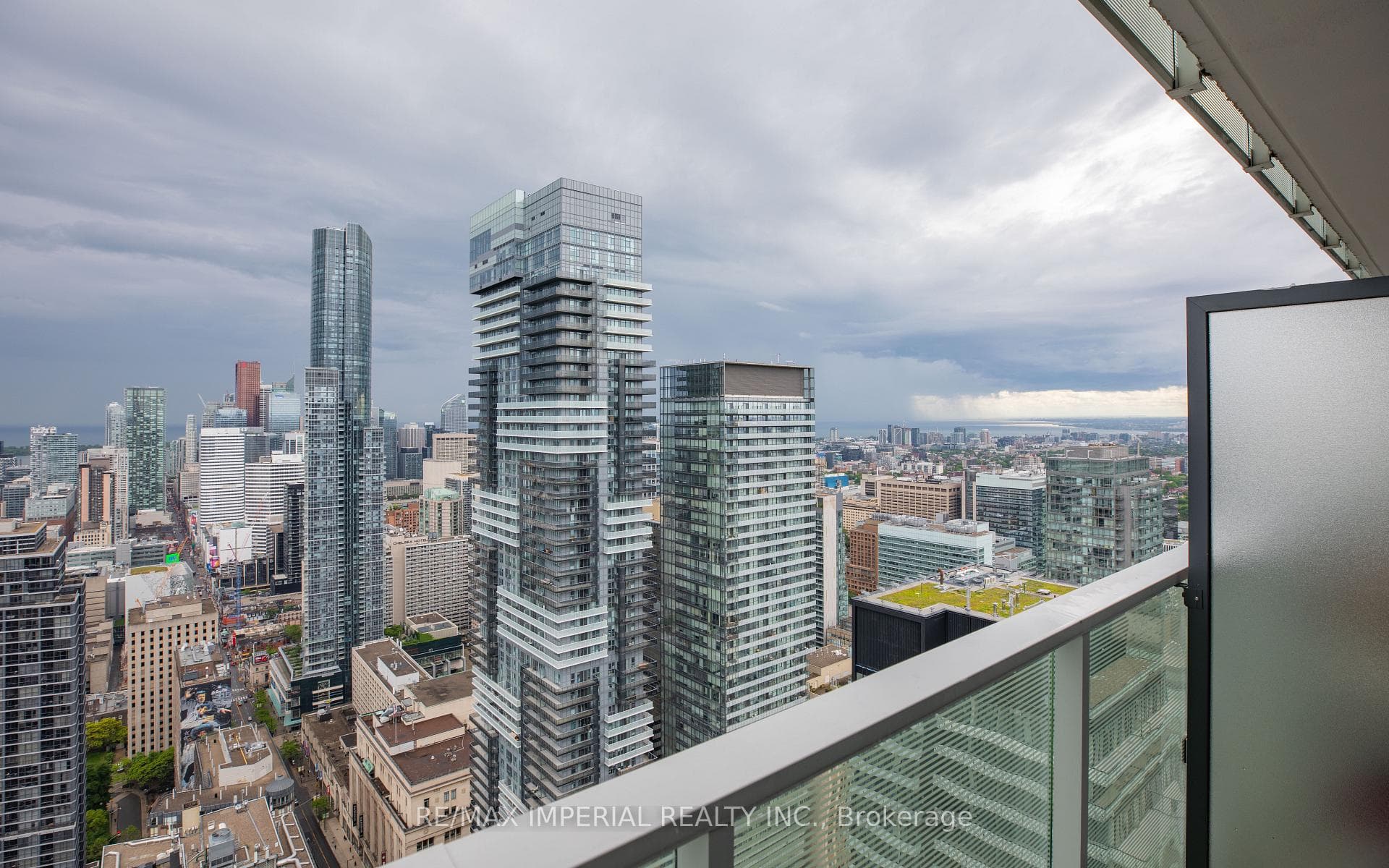 501 Yonge Street Unit 5009 photo 3