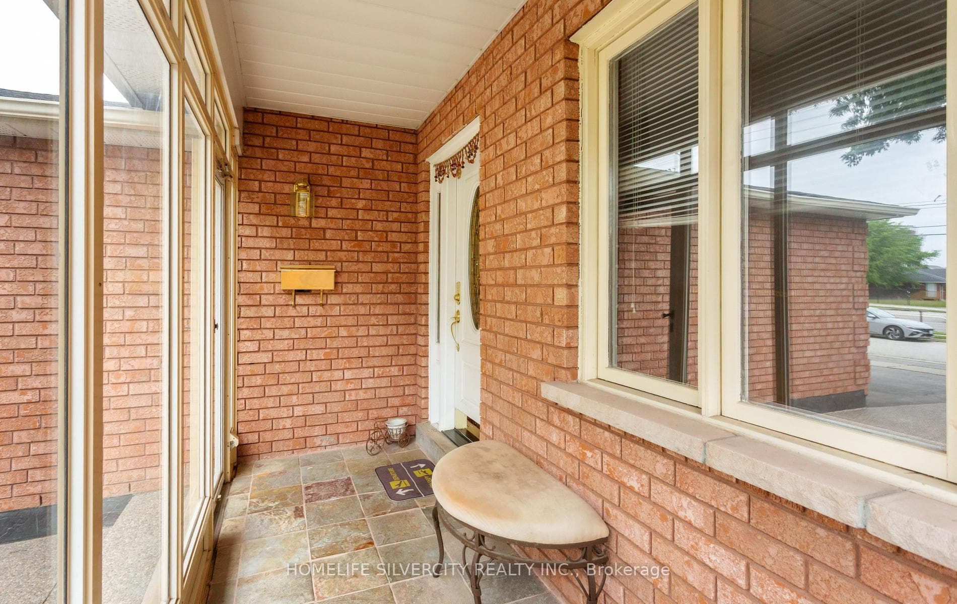 303 Hickory Circle photo 5