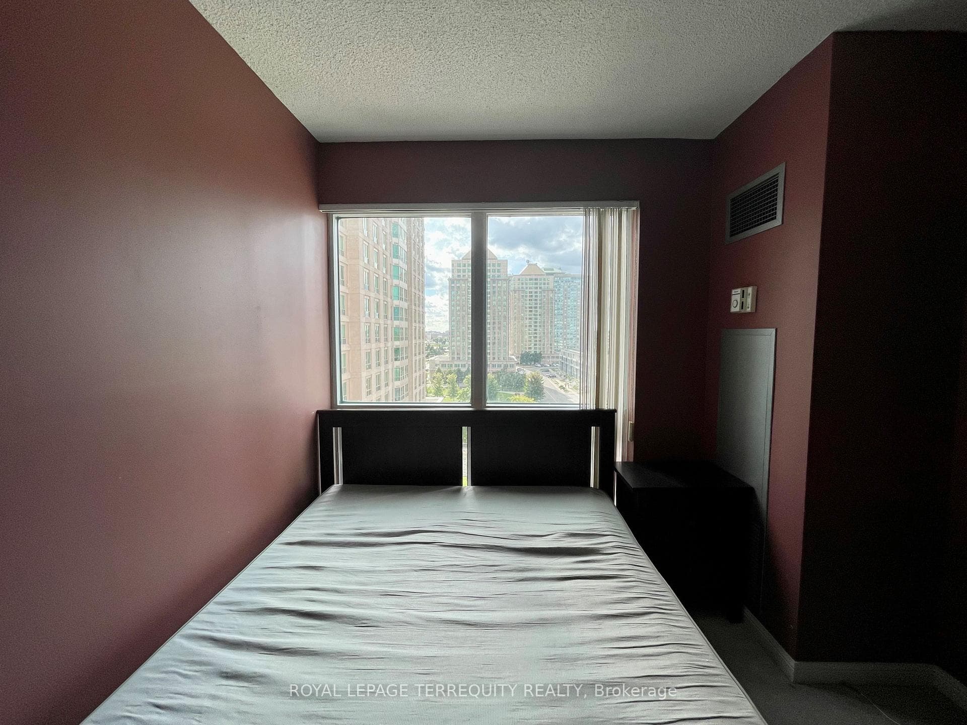 11 Lee Centre Drive Unit 912 photo 8