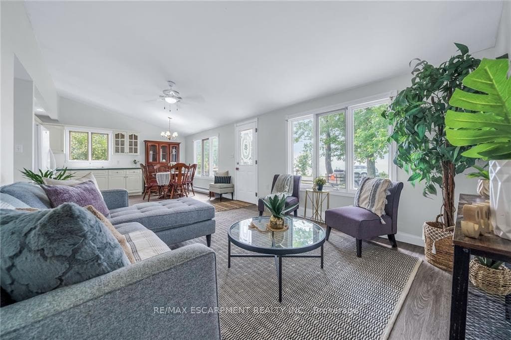 855 Lakeshore Road photo 4