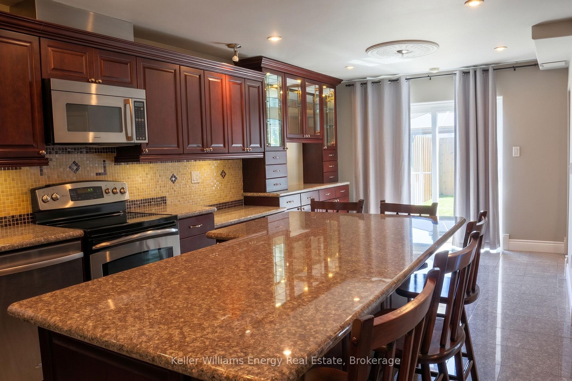 349 Adelaide Avenue Unit Unit 1 photo 5