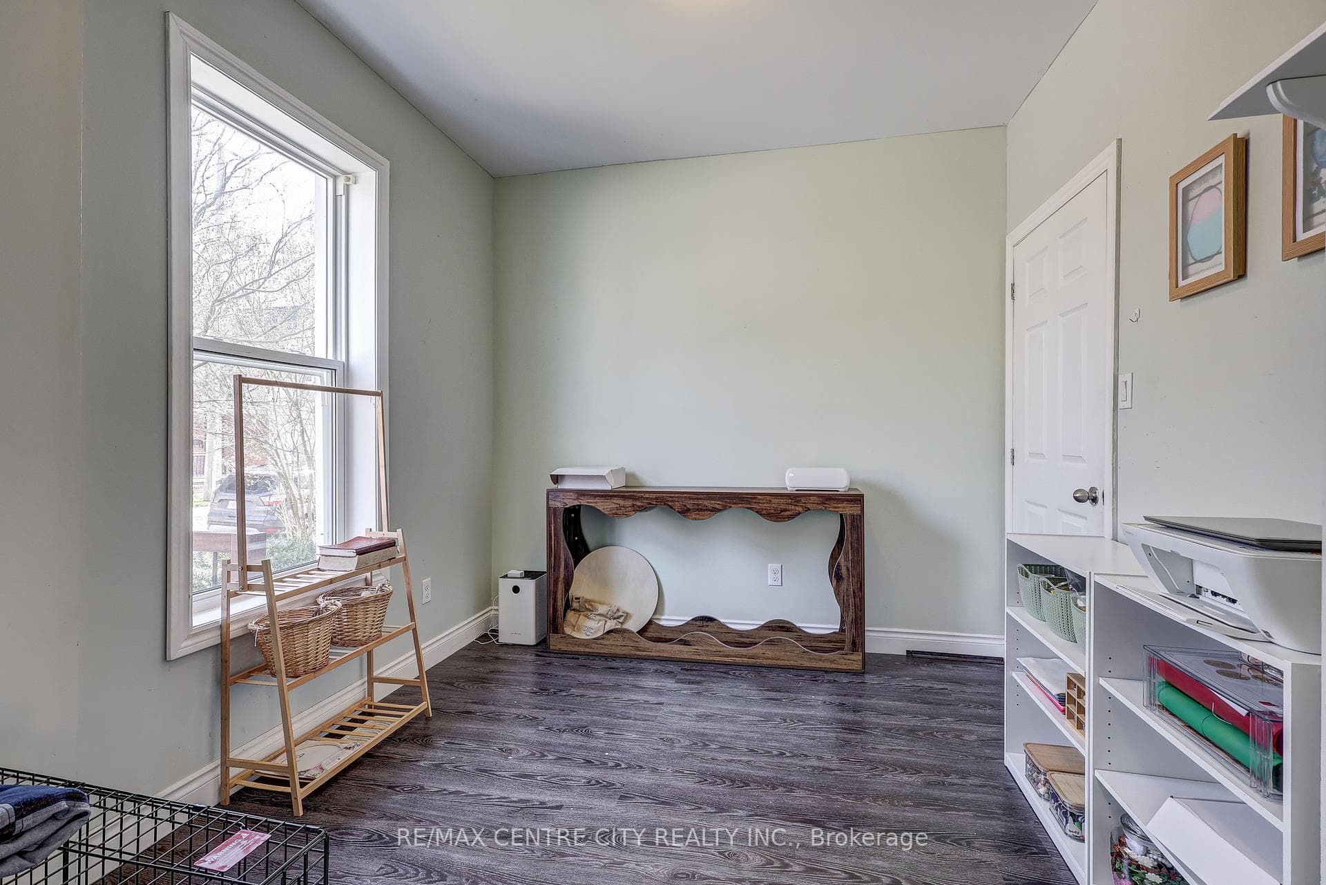 Perfect office space, playroom or craft room