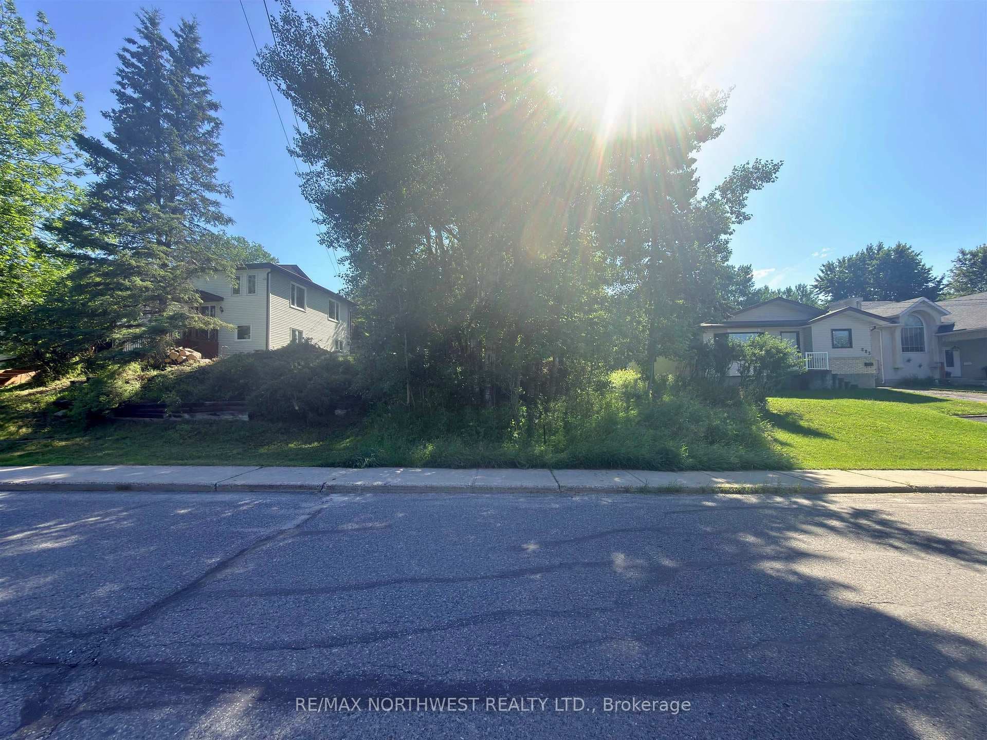 881 4th Avenue S photo 2