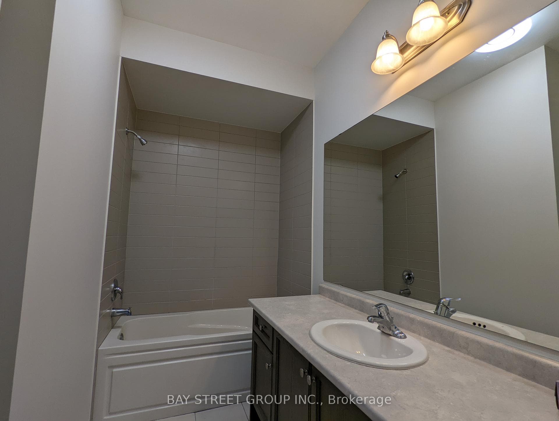 80 Brock Avenue photo 10
