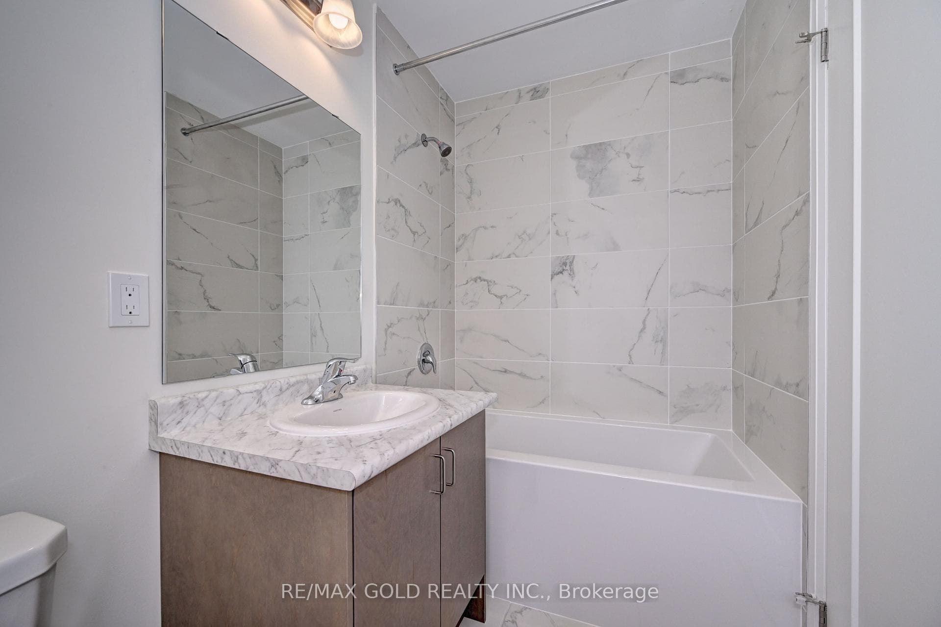 465 Robert Woolner Street photo 35