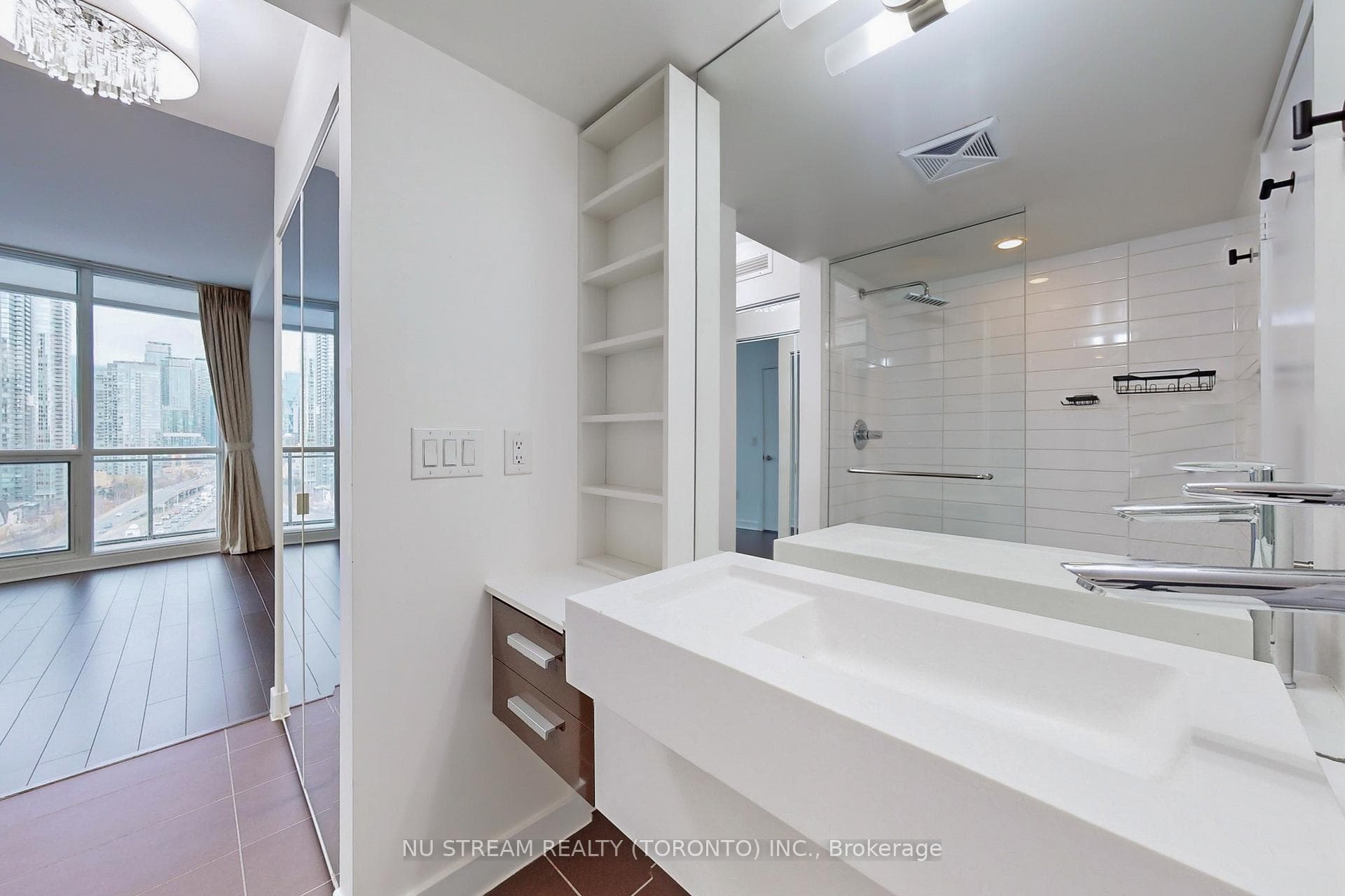 38 Dan Leckie Way Unit 2010 photo 16