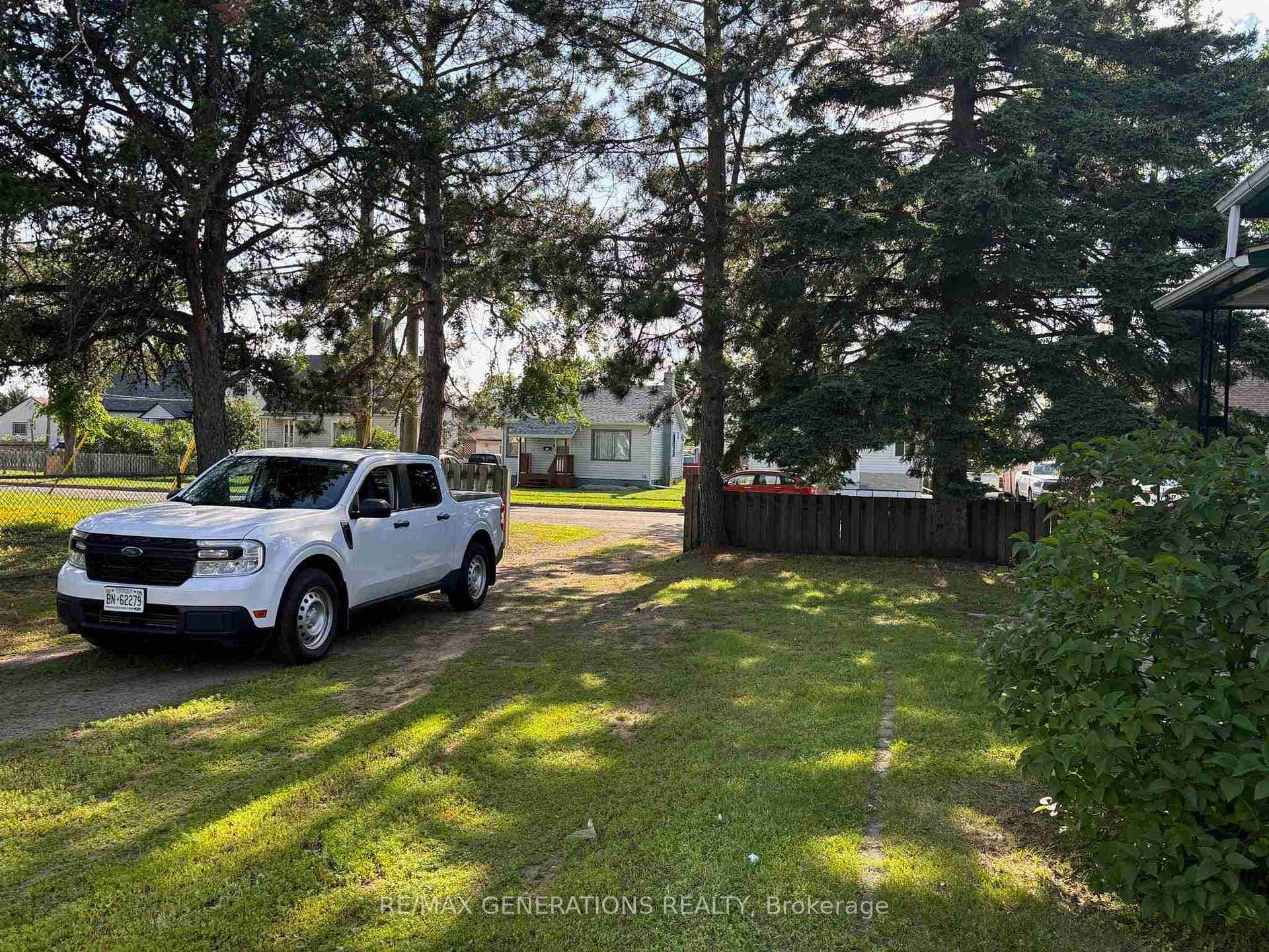 314 Leslie Avenue photo 11