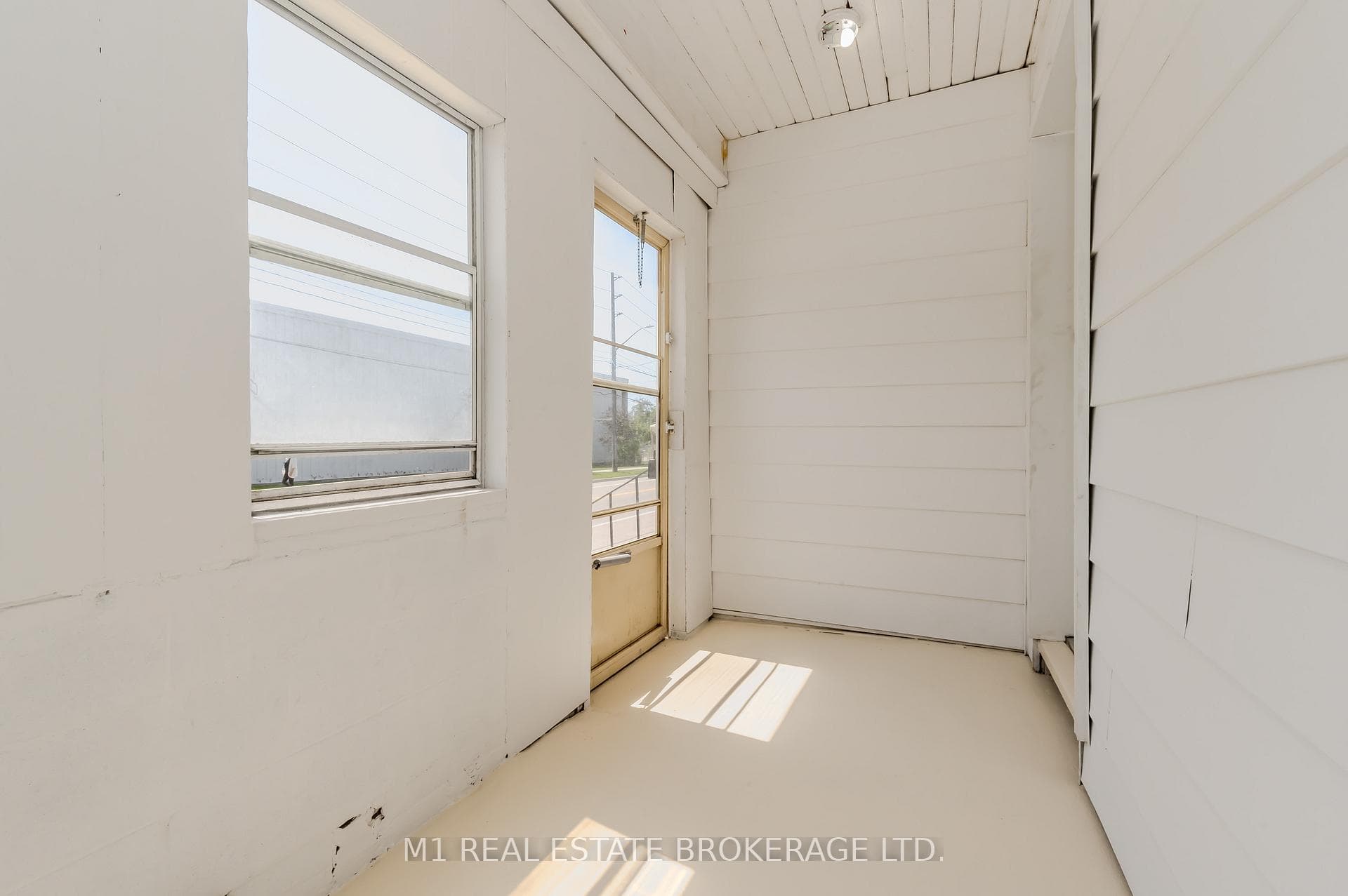 194 York Road photo 3