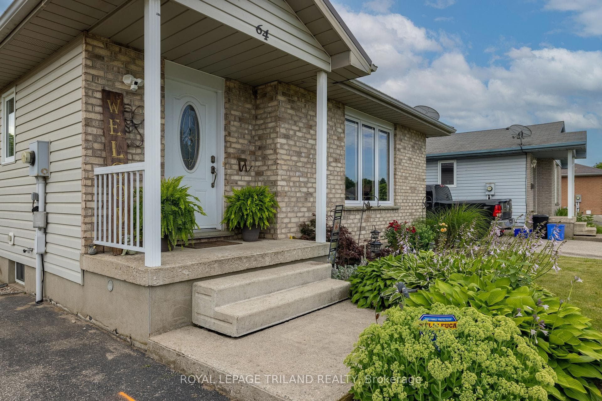 64 Alexander Drive photo 4