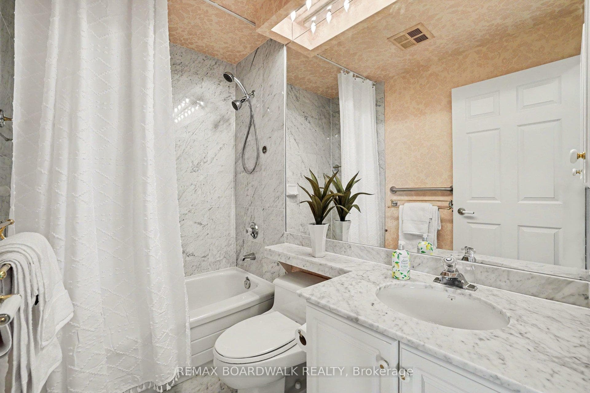 1480 Riverside Drive Unit 2201 photo 32