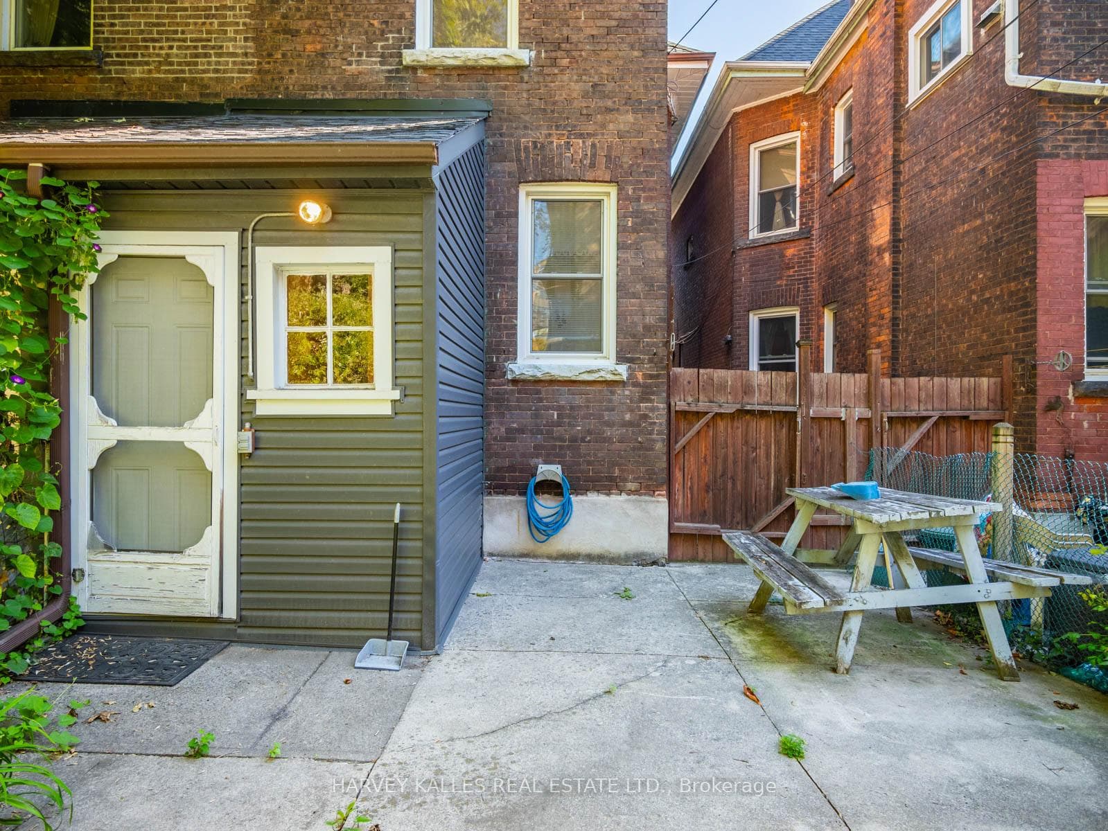 132 Close Avenue photo 47