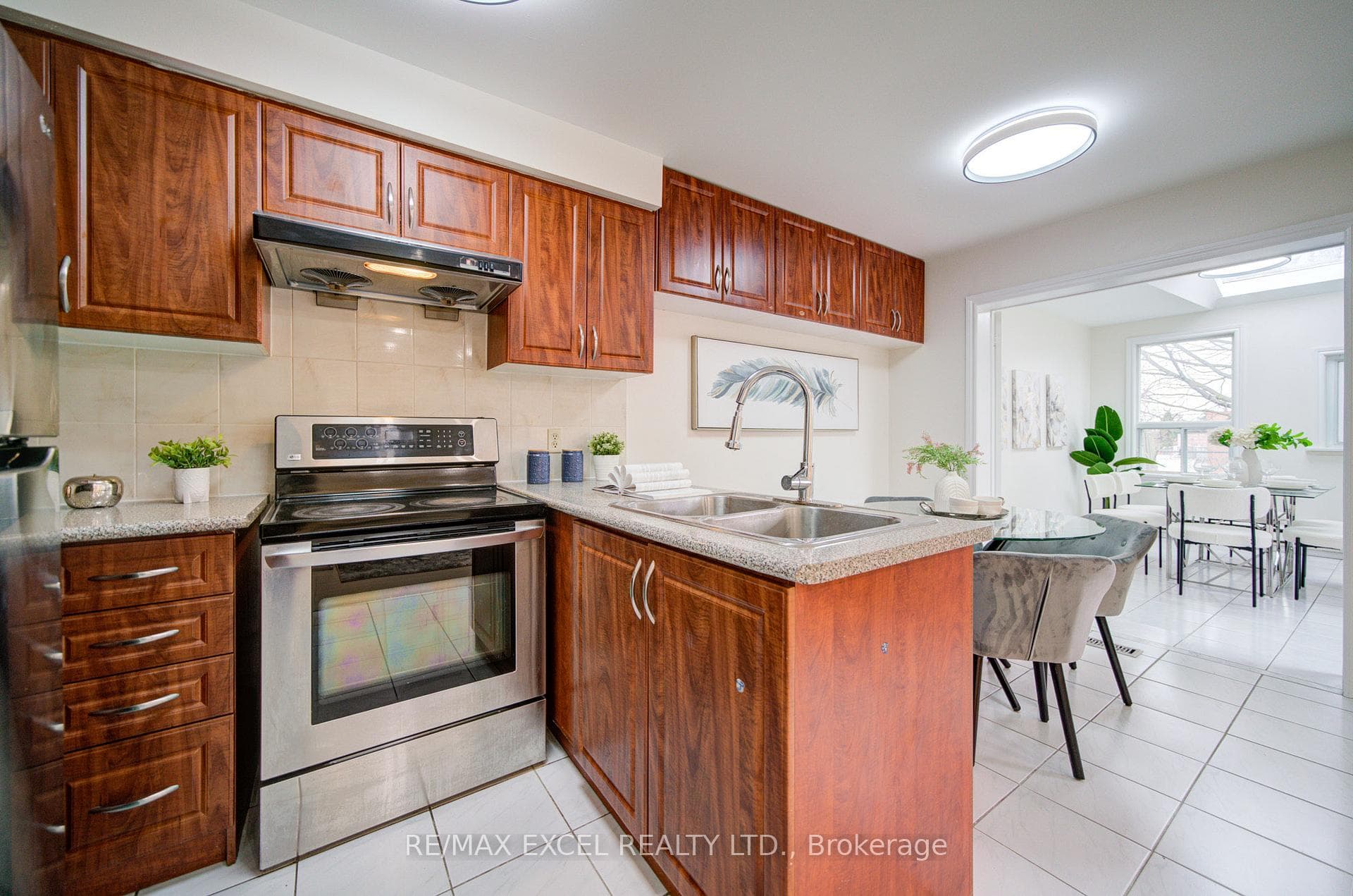 23 Tangmere Crescent photo 15