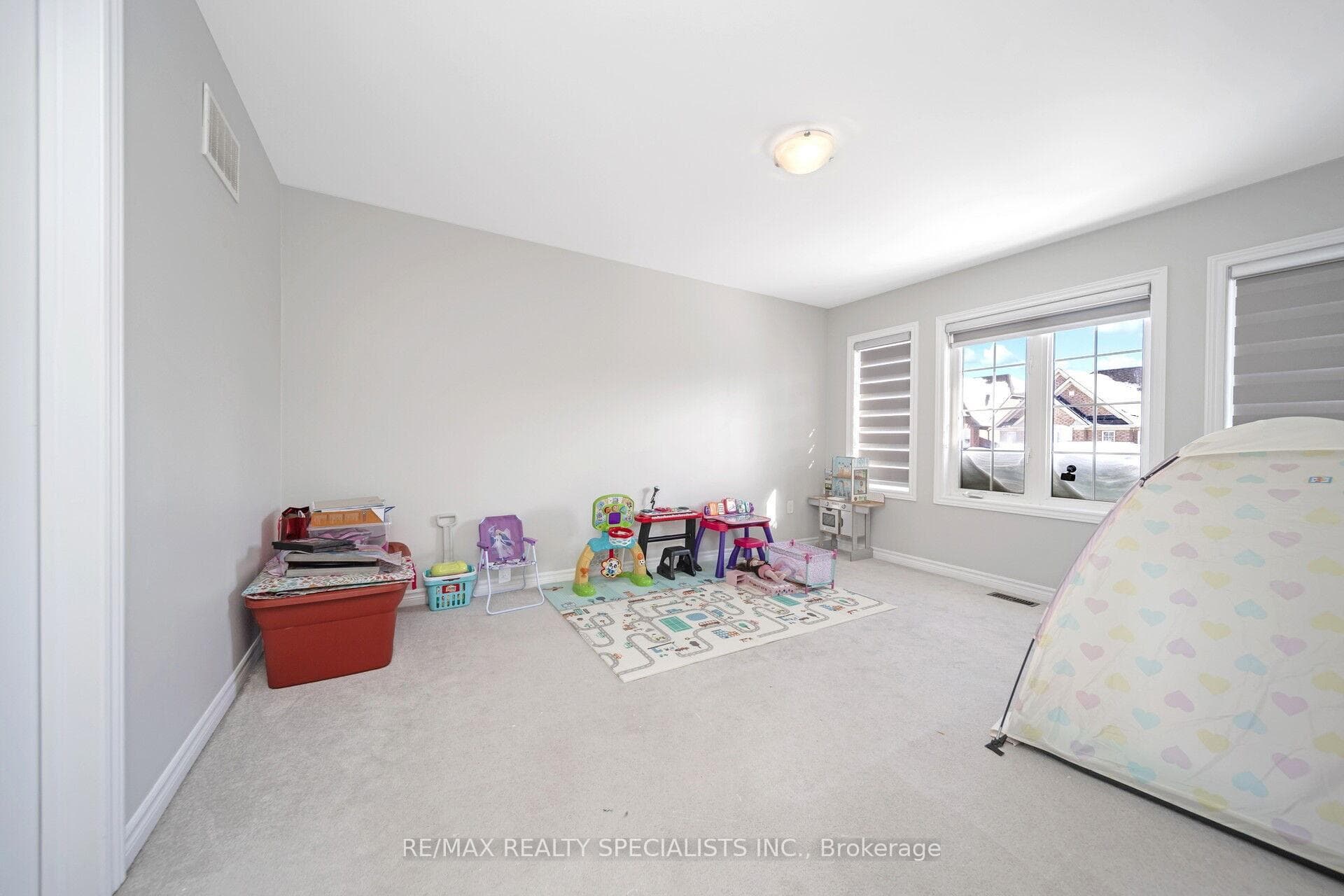 46 Valleybrook Crescent photo 28