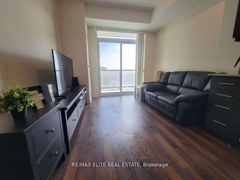 68 Canterbury Place Unit 1015 photo 3