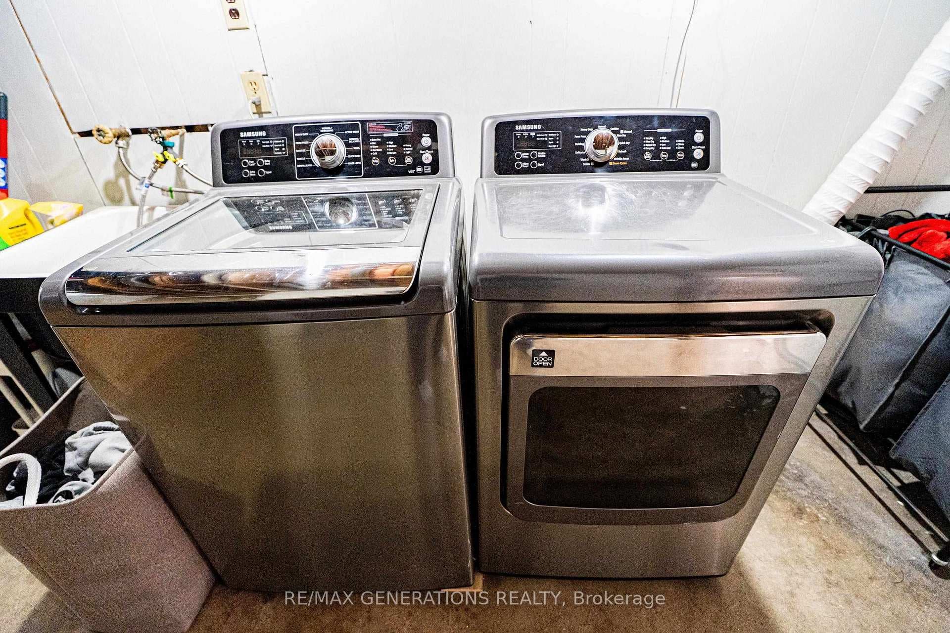 251 BROCK Street photo 20