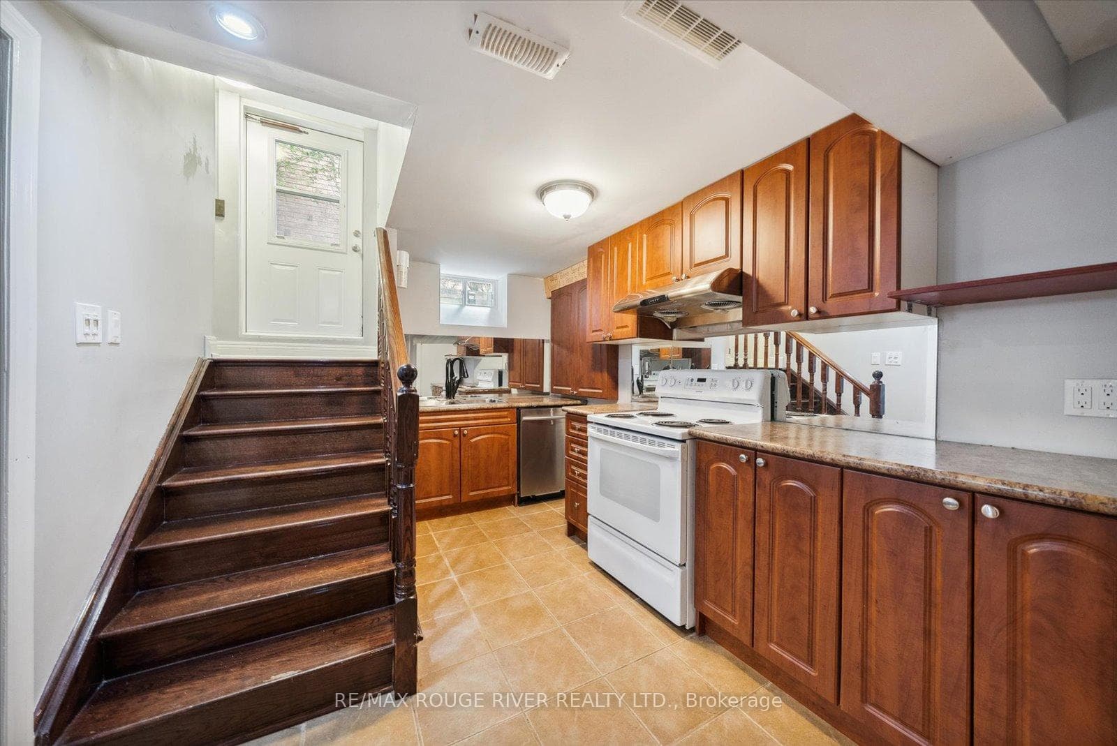 1309 Wharf Street photo 30