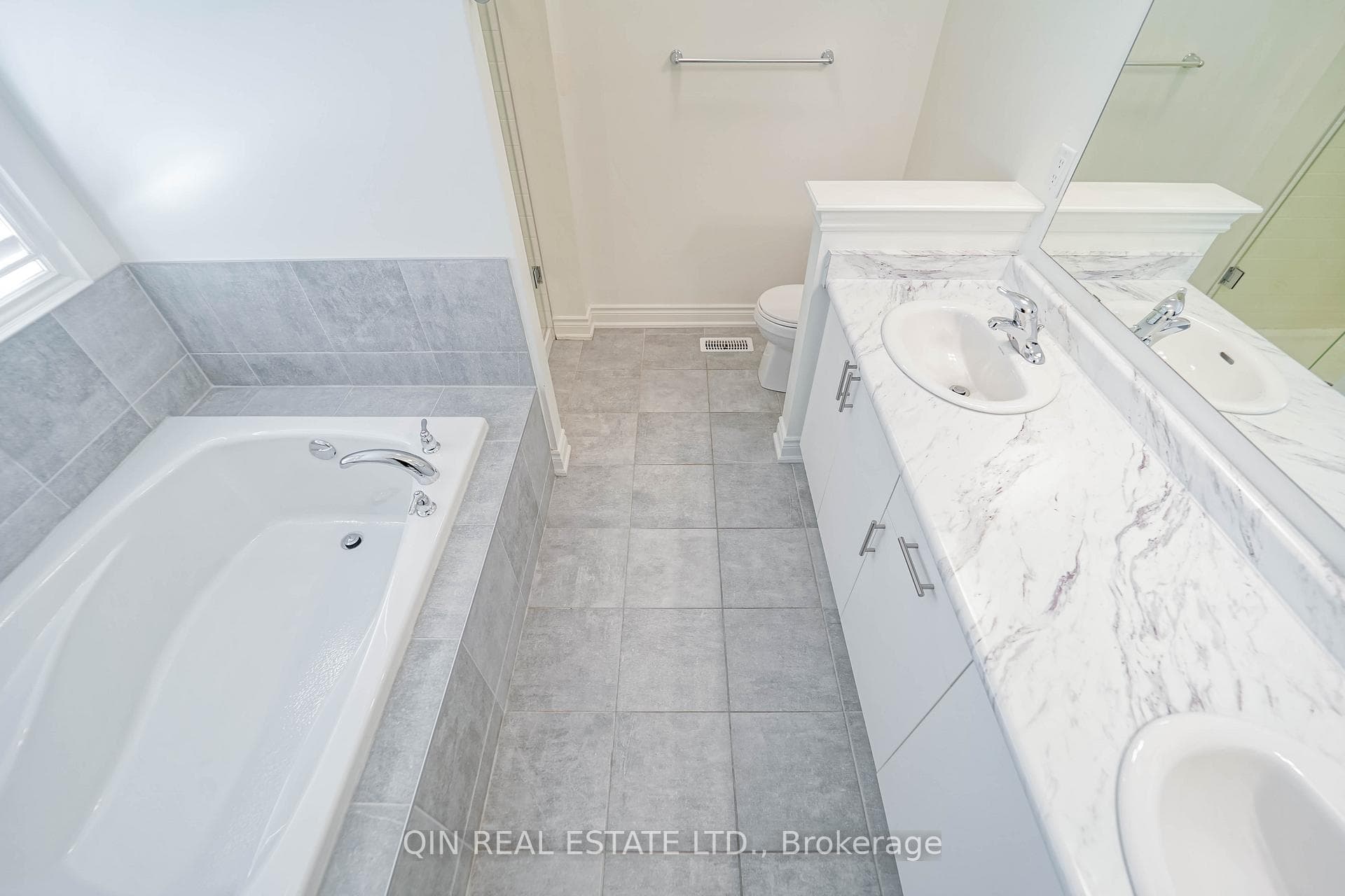 301 Meadowhawk Trail photo 34