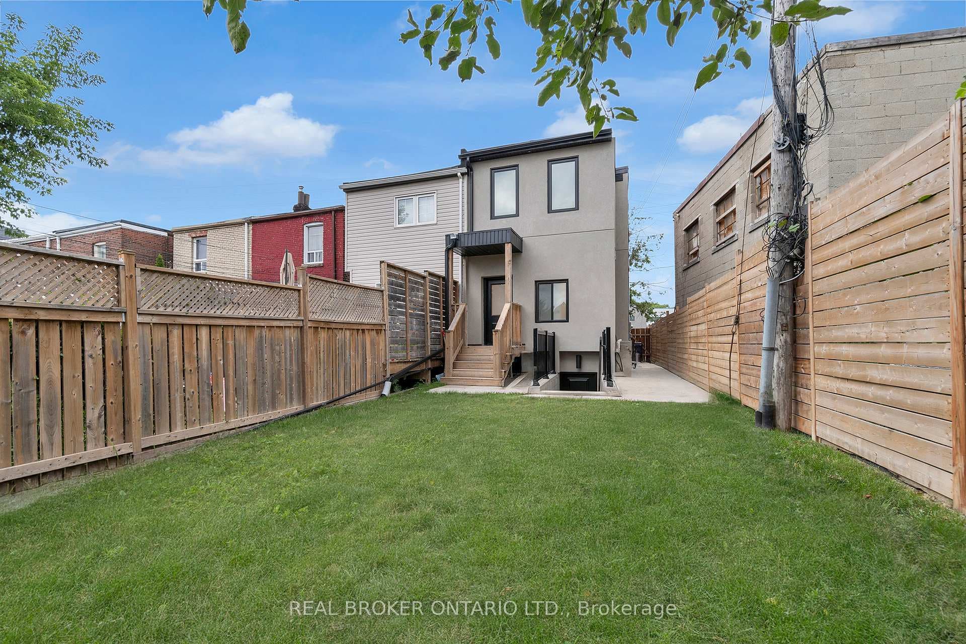120 Wiltshire Avenue photo 32