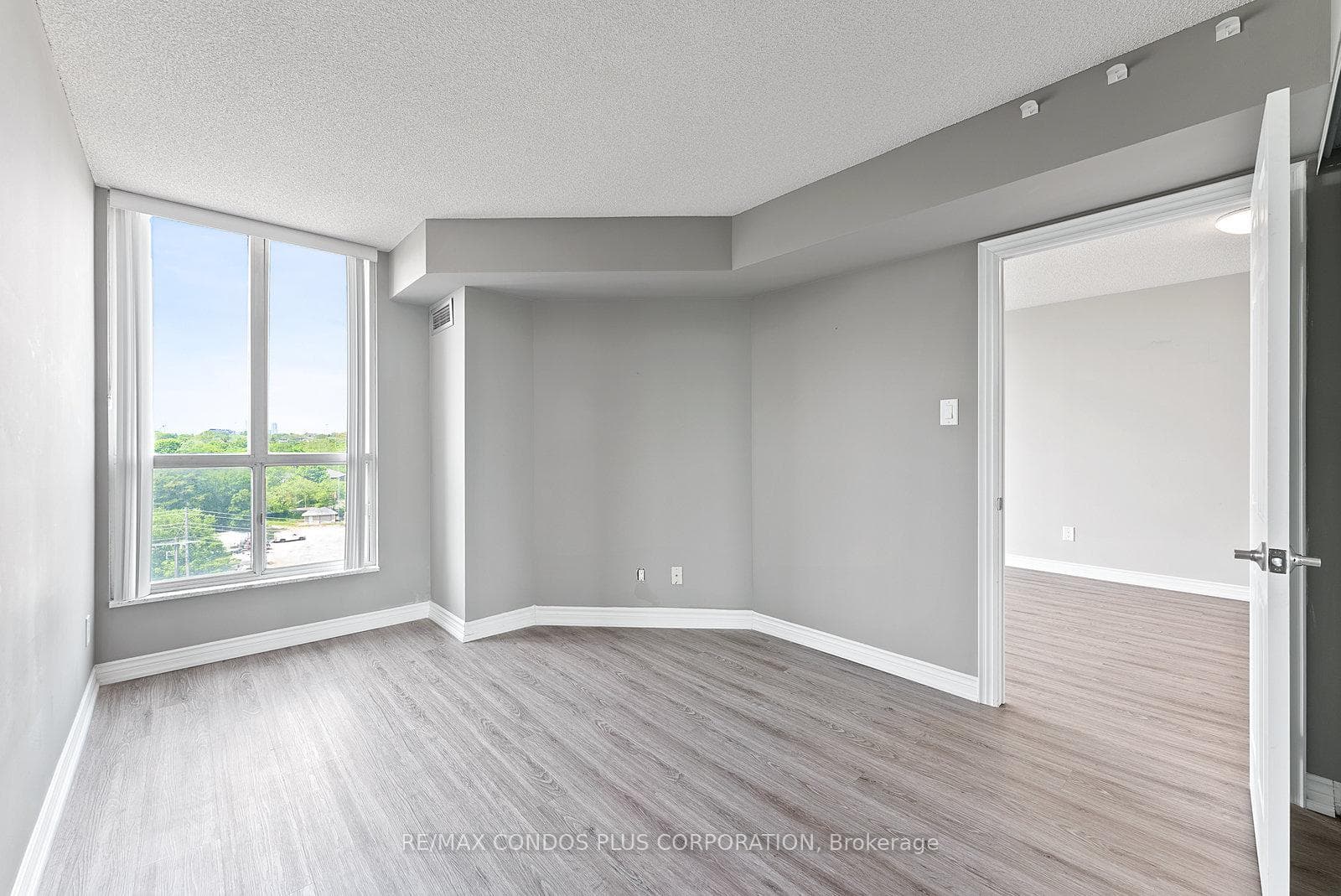 2285 Lake Shore Boulevard Unit 609 photo 26