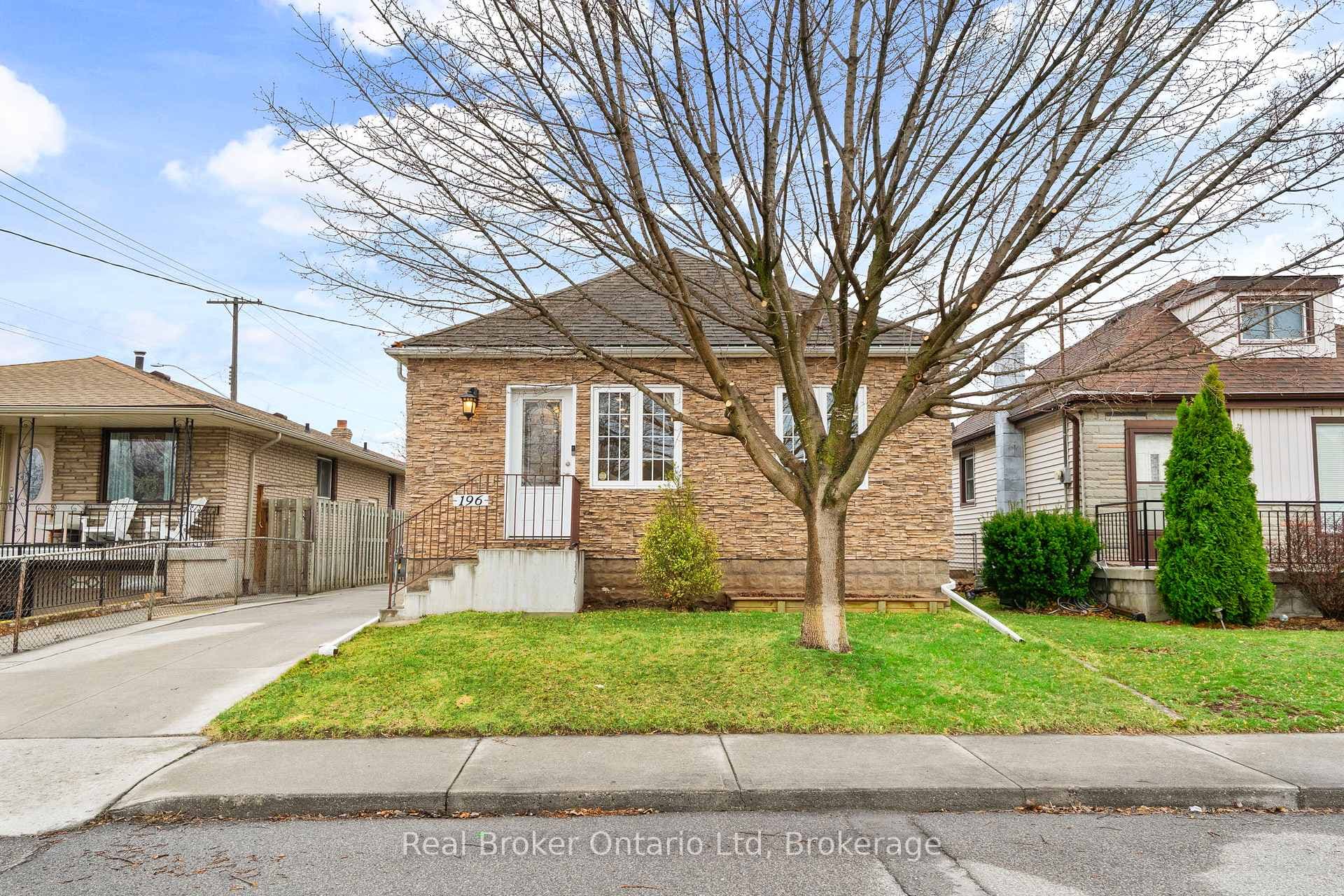 196 Ivon Avenue photo 1
