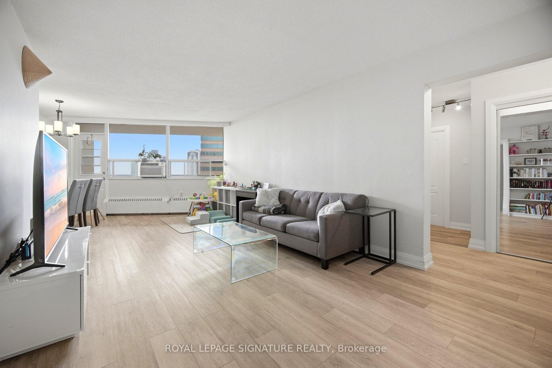 451 The West Mall N/A Unit 815 photo 8