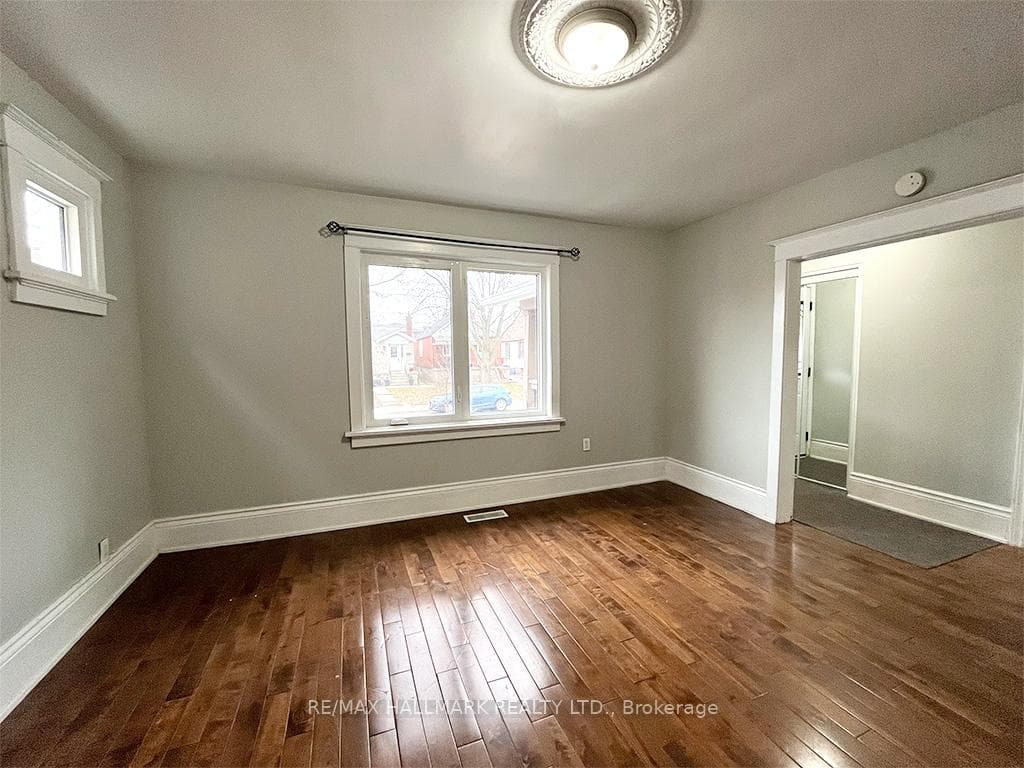 67 Claremore Avenue photo 8