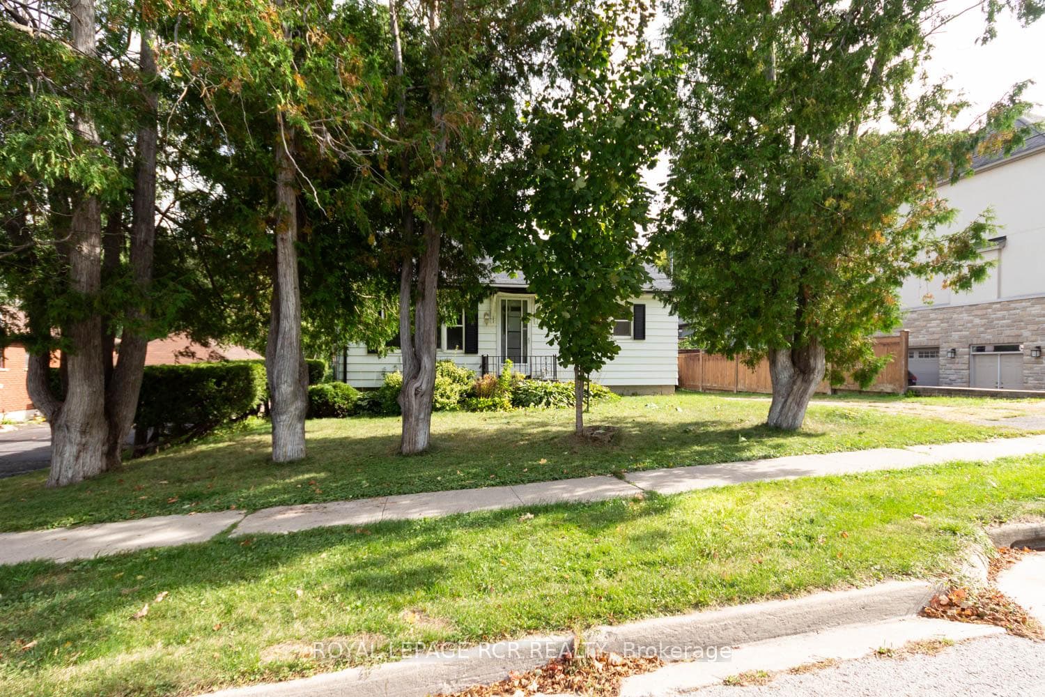 129 James Street photo 2