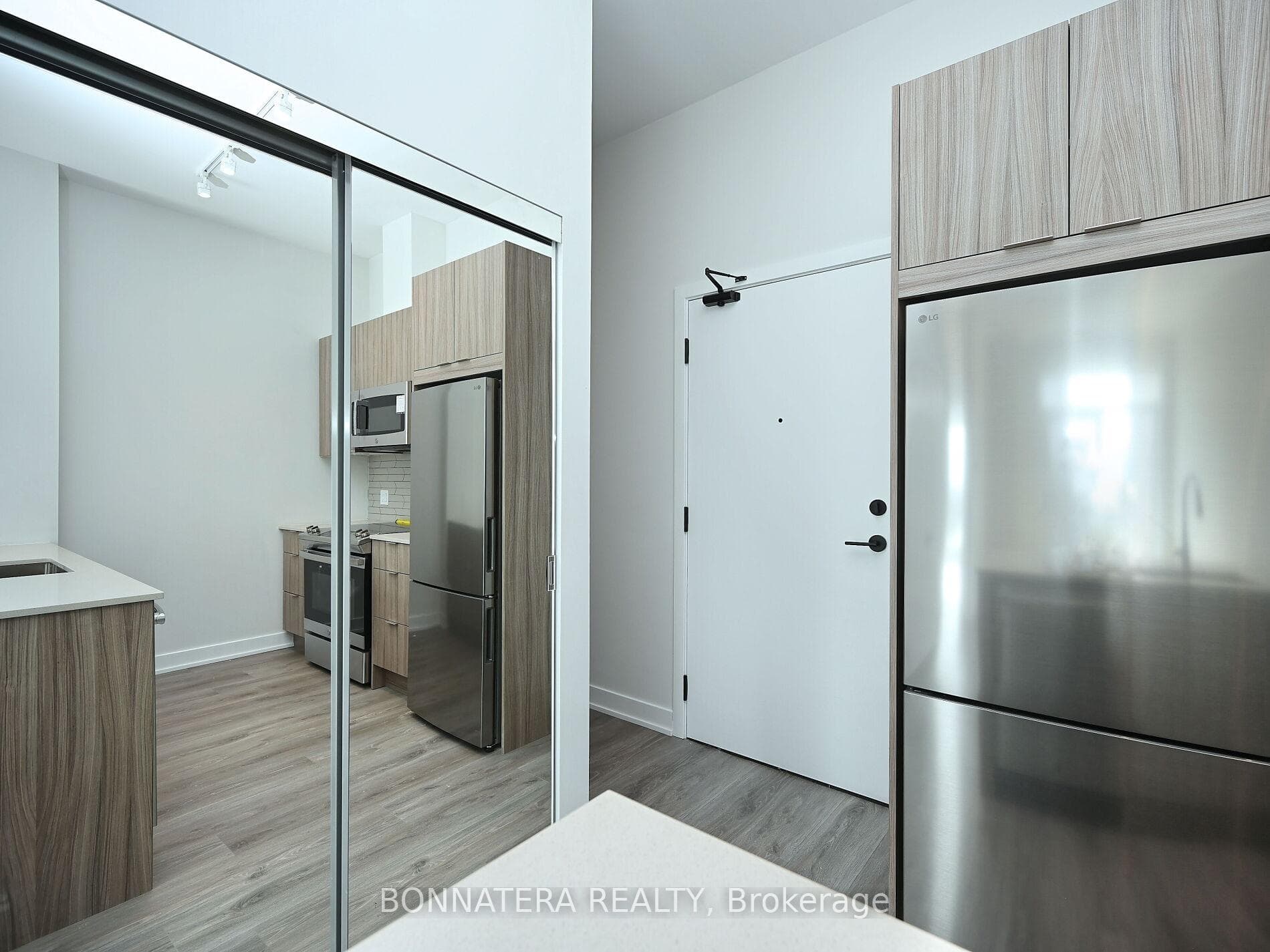 430 Square One Drive Unit 413 photo 8