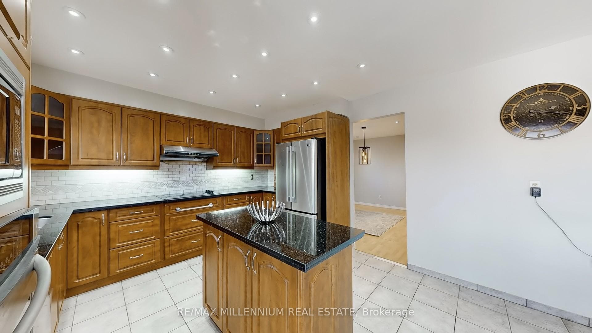 27 Dundalk Crescent photo 13