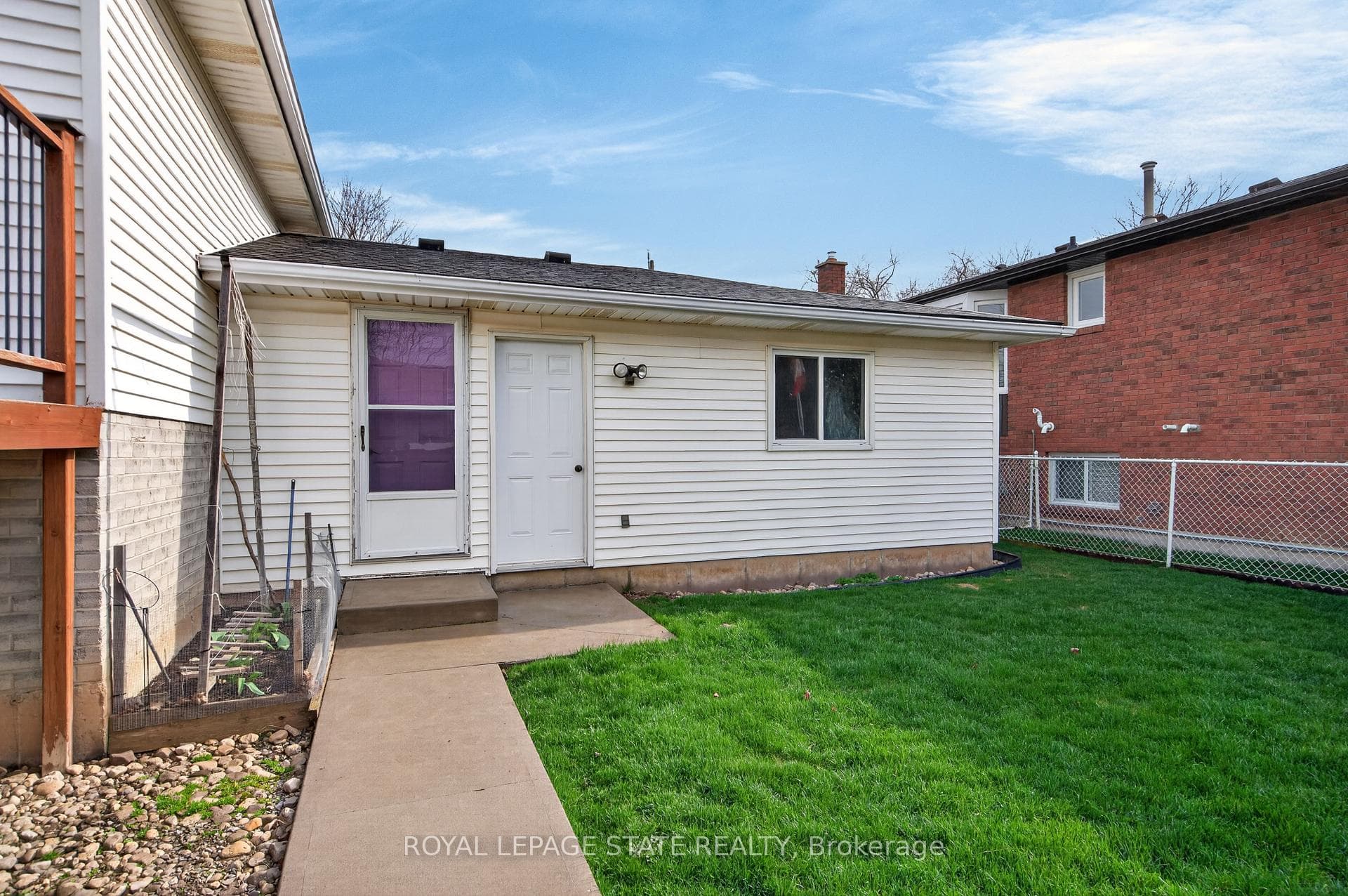 328 MacCrae Drive photo 42