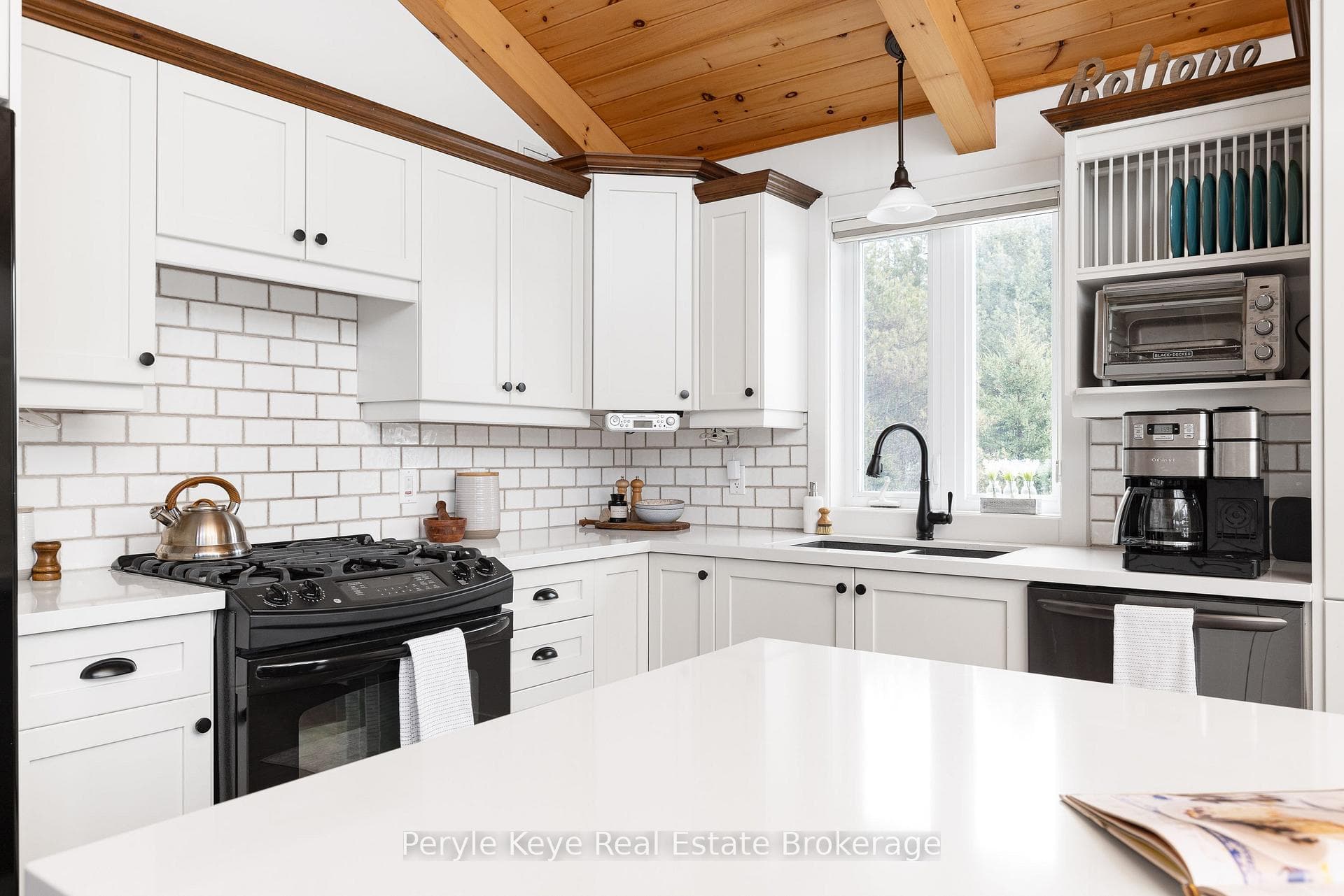 605 Ravenscliffe Road photo 26