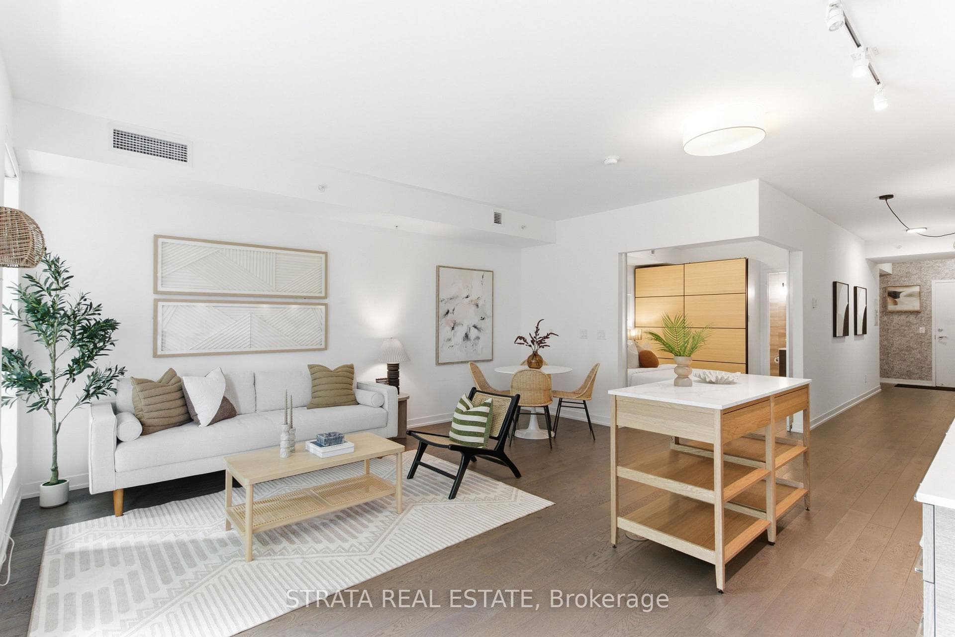 530 Indian Grove Unit 302 photo 2