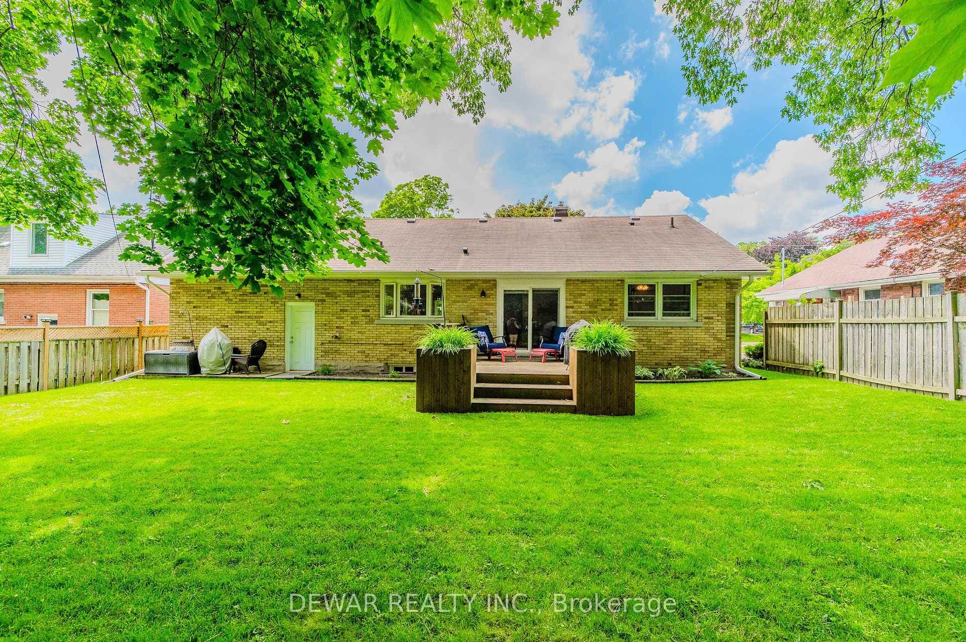 13 Christopher Drive photo 36