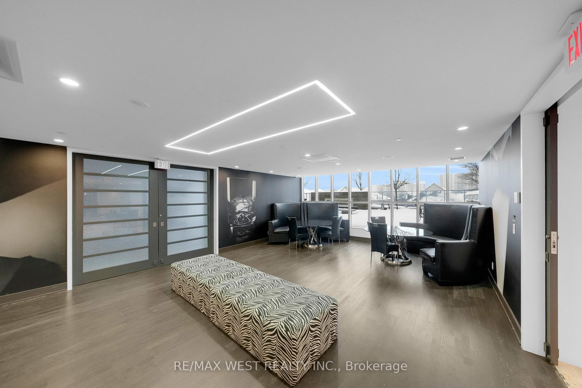 9471 Yonge Street Unit 1117 photo 23