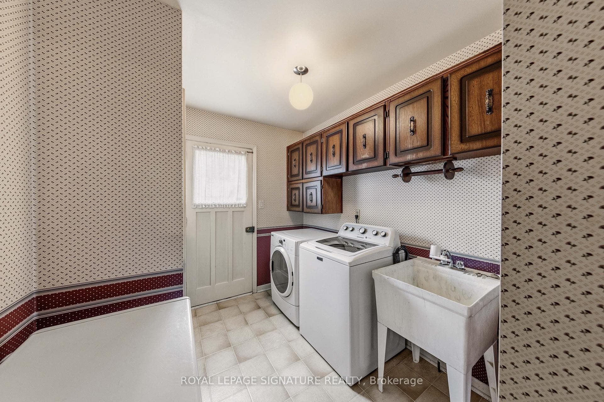 Main Laundry / Mud Room, Side Entrance