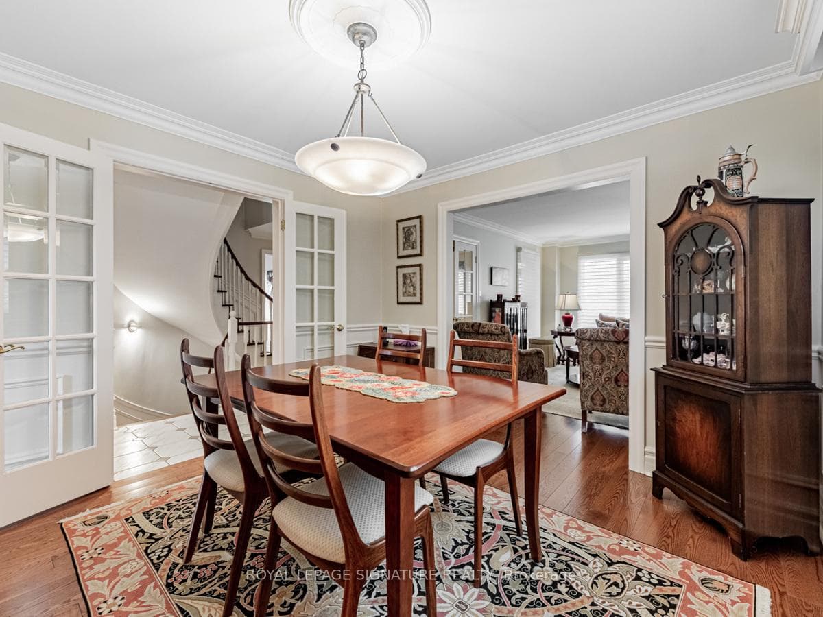 575 Sheppard Avenue photo 6