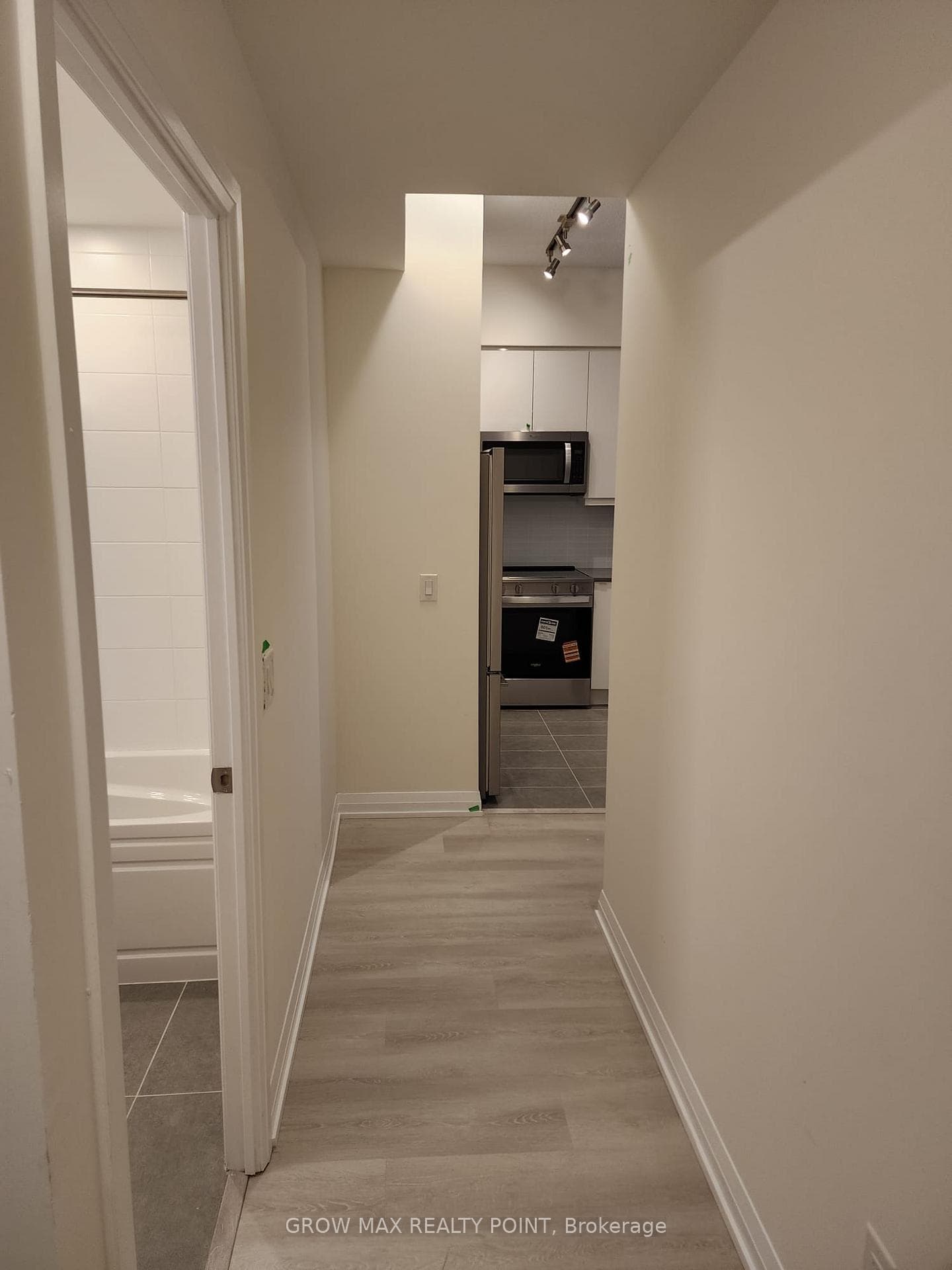 3260 Sheppard Avenue Unit 1004 photo 11