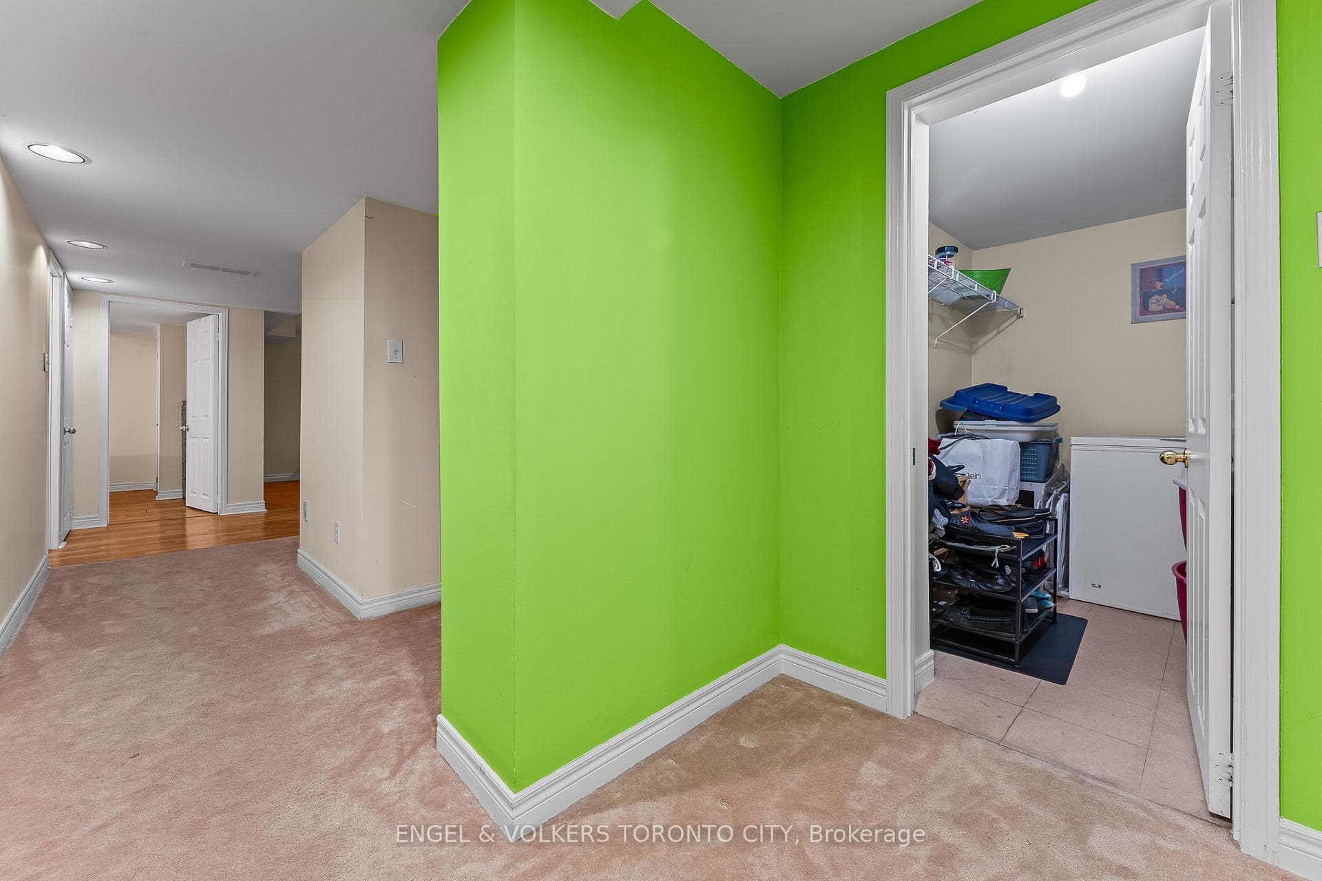 12 Millbank Court photo 34