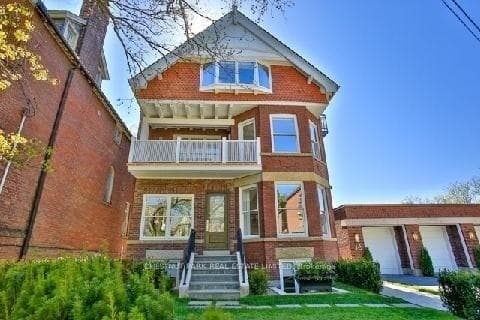 16 Scarth Road Unit 1 photo 1