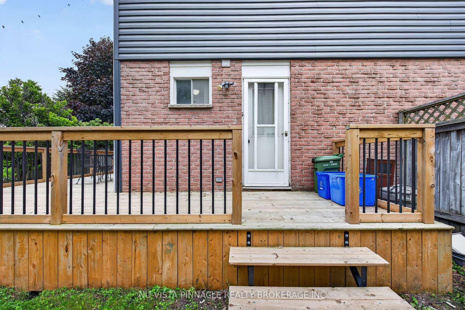 28 Edgemere Crescent photo 45