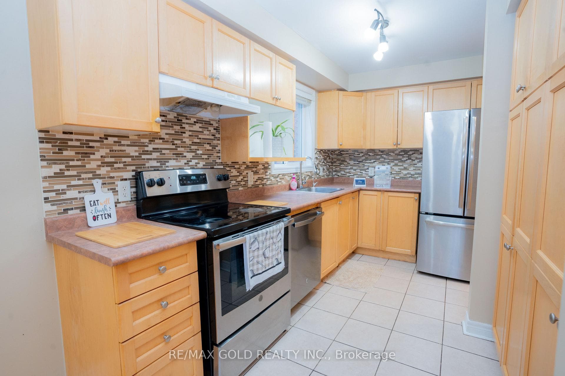 21 Summerdale Crescent photo 11