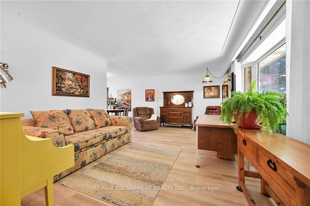 83 GAILMONT Drive photo 7