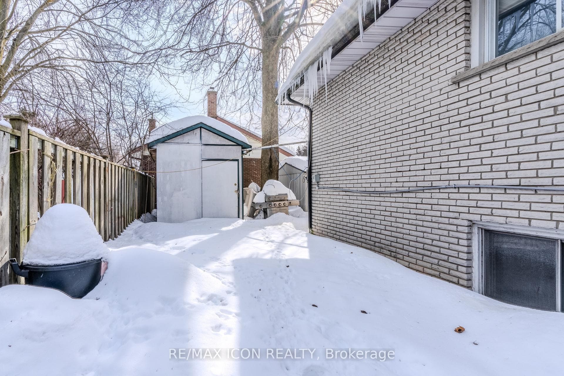 263 Fergus Avenue photo 30