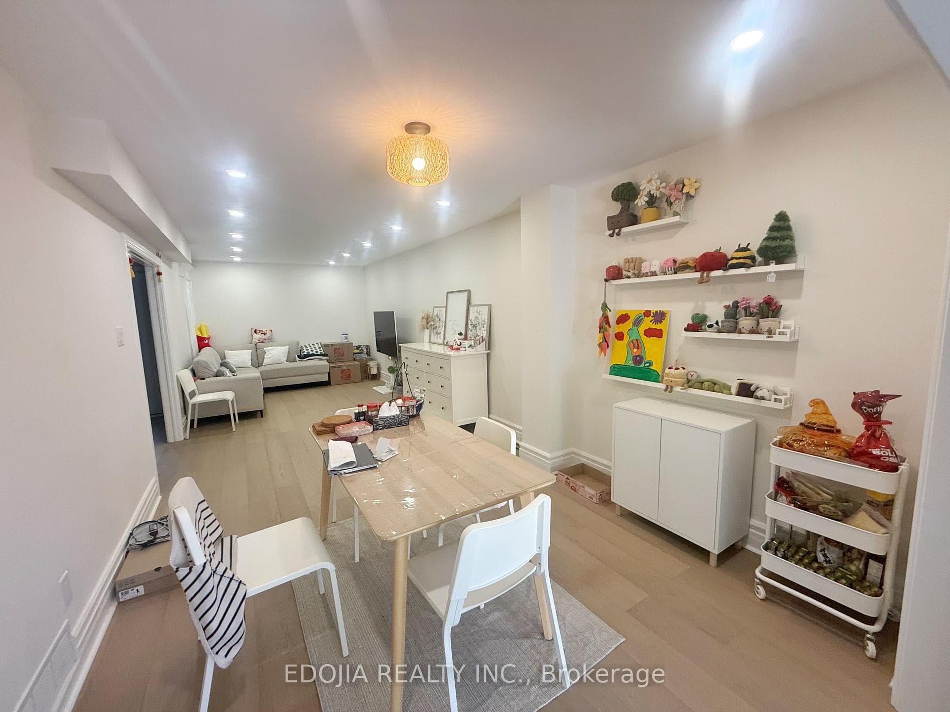 104 Goodwood Drive photo 1