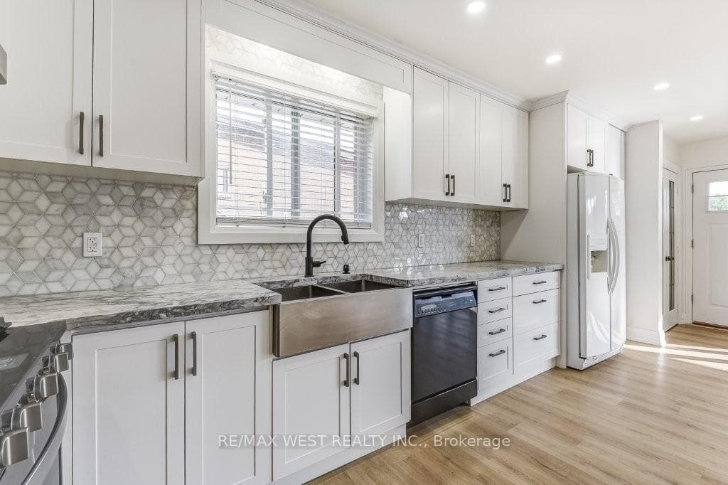 10 Rima Court photo 14