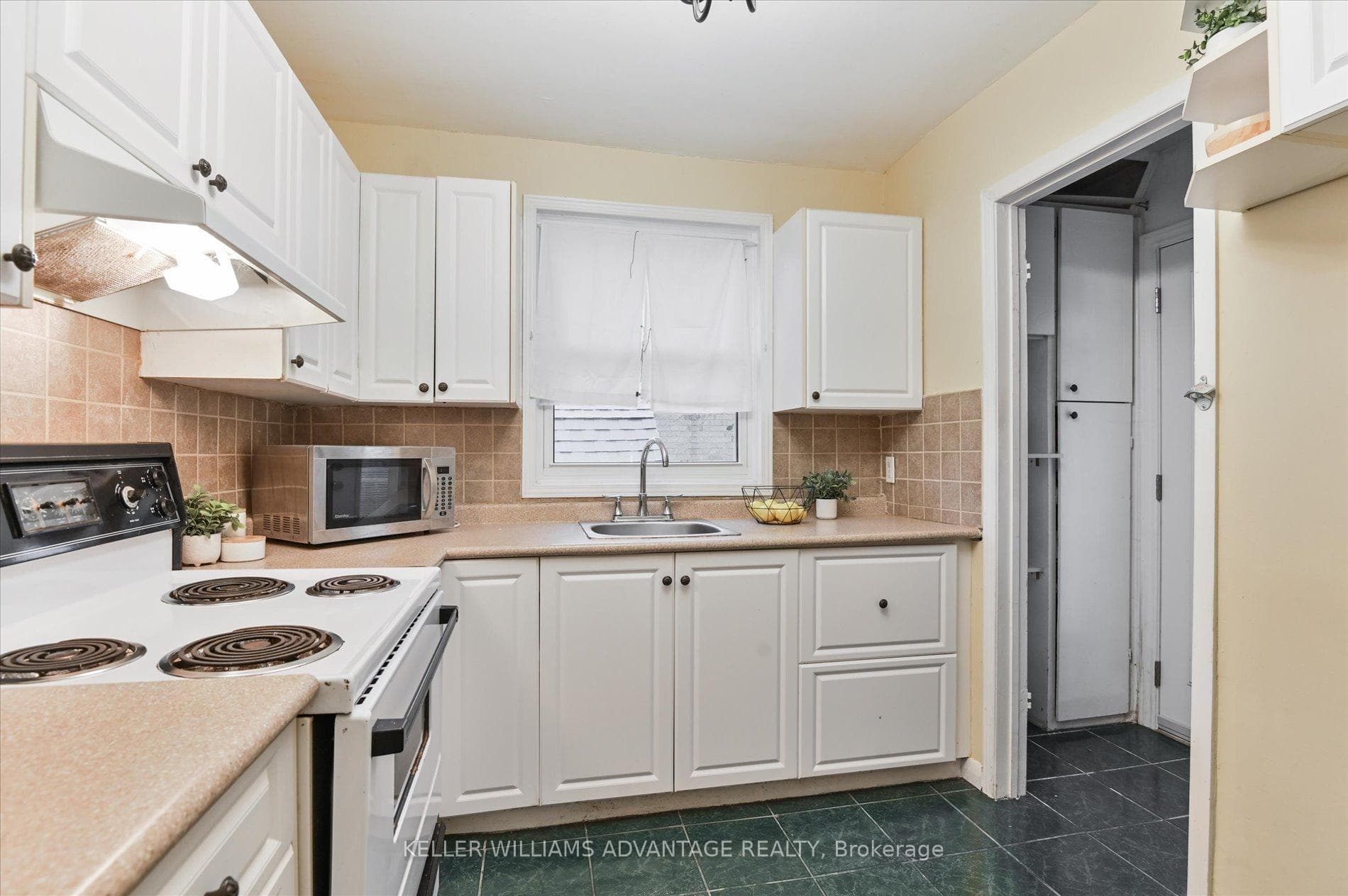 149 N Bonnington Avenue photo 10