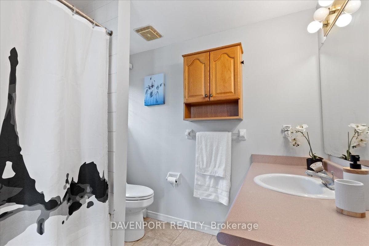 393 Westmeadow Drive photo 23